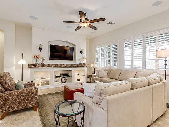 3rd image of 391 E Bellerive Pl