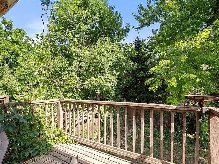 2623 Sherwood Cir — Photo 25