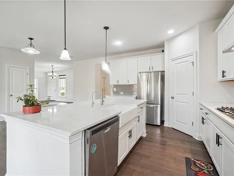 4055 Starwood Dr — Photo 11