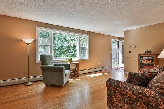 5th image of 24 Wilshire Dr
