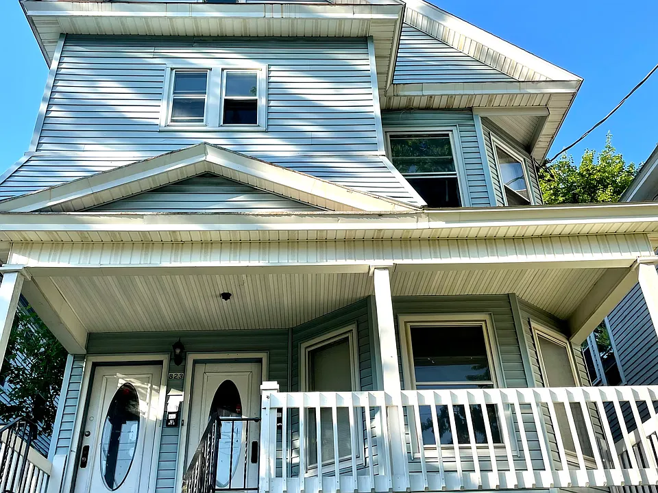 823 Myrtle Ave #1