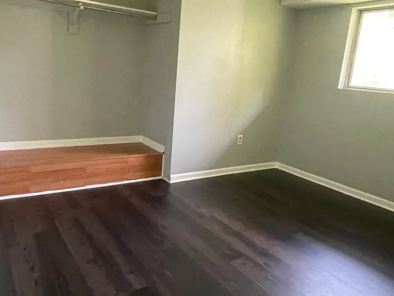 1225 Carriage Cir #302 — Photo 2