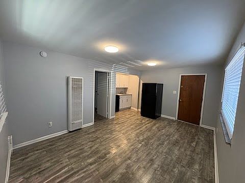 5th image of 205 Washington St #5