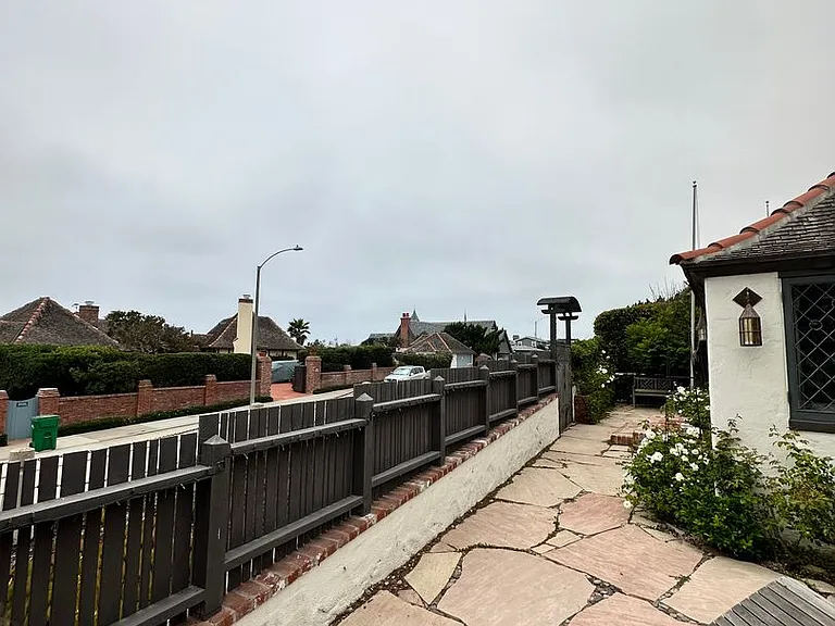 2028 S Pacific St — Photo 33