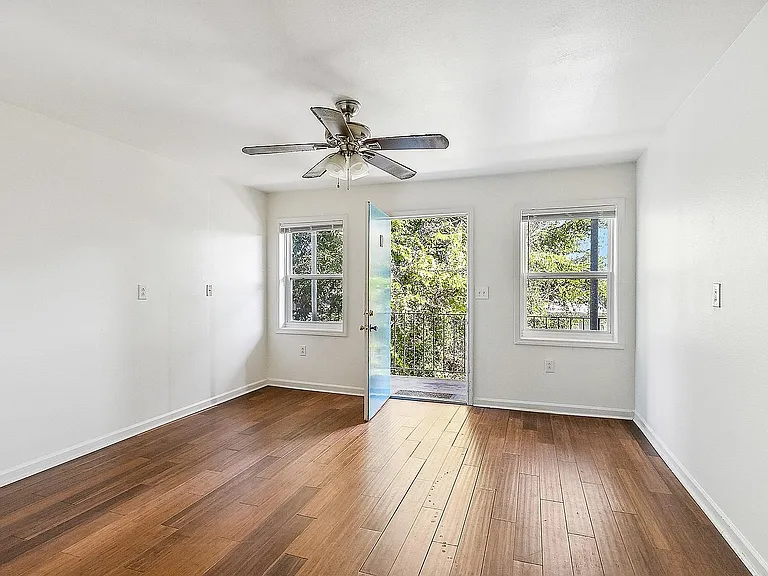 1118 Monroe St #10 — Photo 3