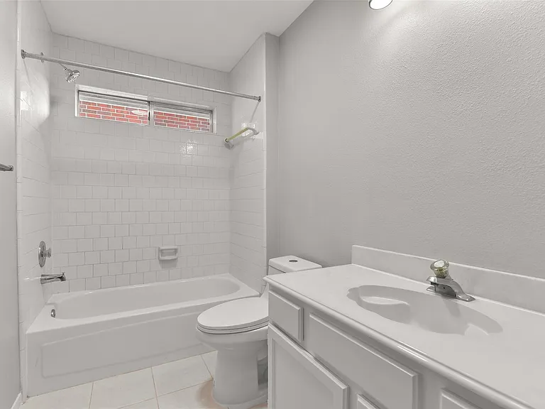 16010 Cedar Gully Dr — Photo 22