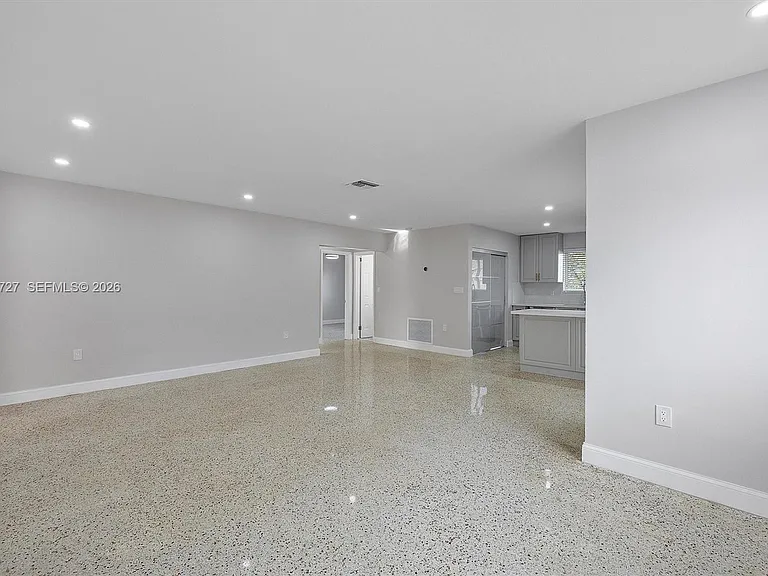 3820 SW 92nd Ave #3820 — Photo 3