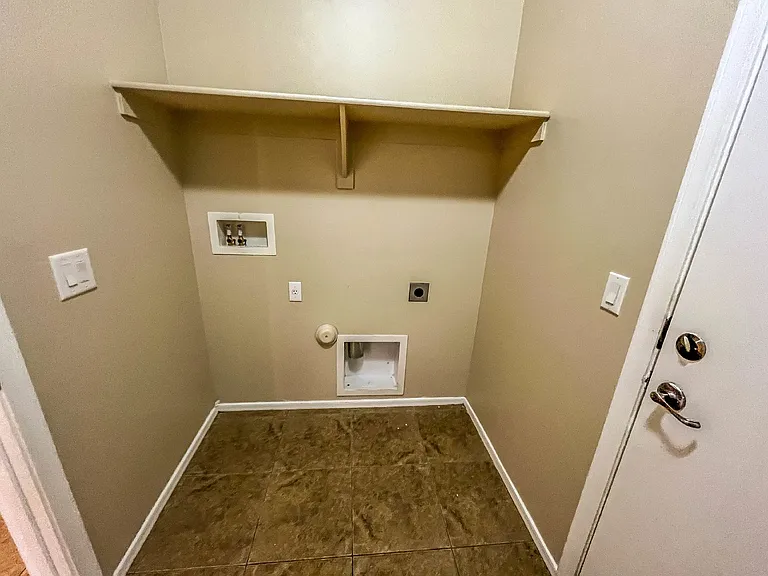 853 W Calle Barbitas — Photo 11