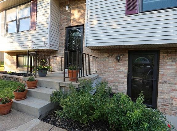 2nd image of 4823 Vermilion Dr