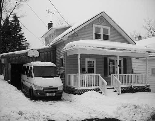 1st image of 9 Knight St