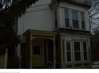 35 High St, Newport, ME 04953