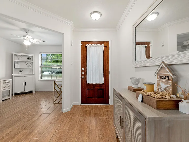 26542 Marble Point Ln — Photo 2