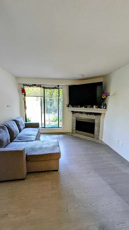 2 bed, 860 sqft, $2,800 — Photo 2