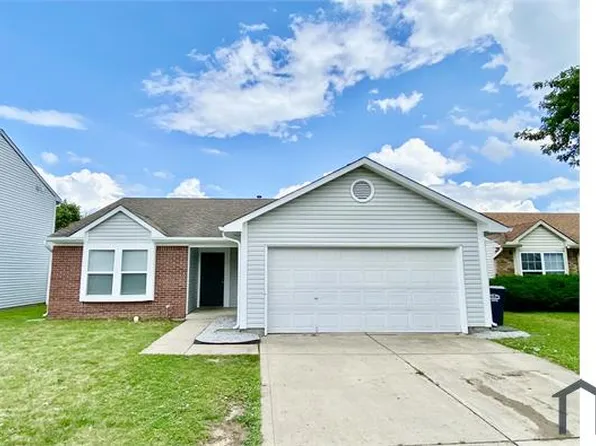 1511 Blue Grass Pkwy, Greenwood, IN 46143