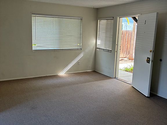 3rd image of 4467 Texas St #1