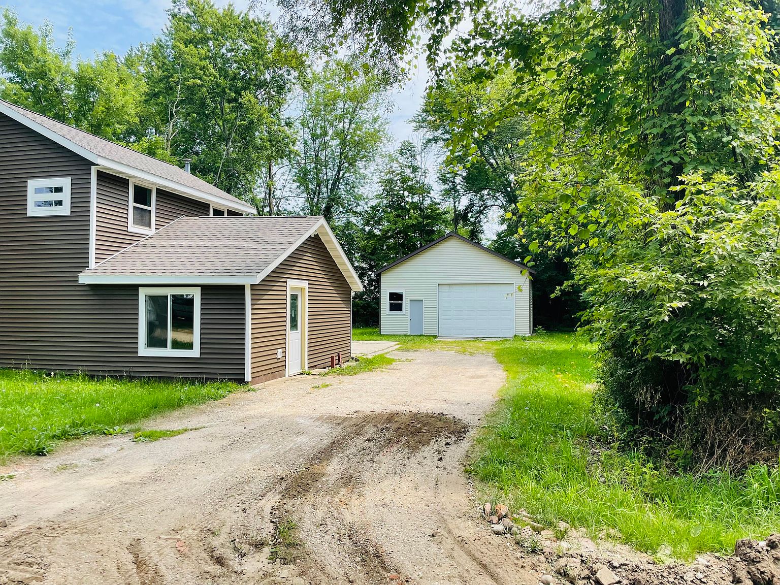 315 S Maple St, Fennville, MI 49408 | Zillow