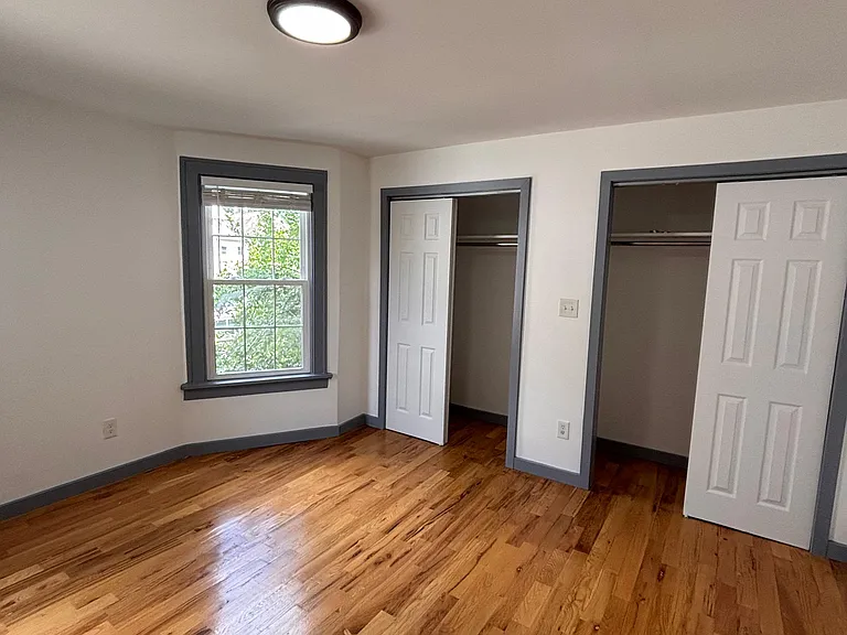 23 Hawk St #2L — Photo 8