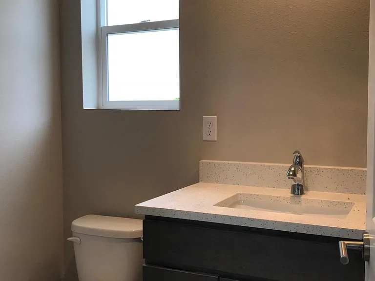 2403 Boylston Ave E #2 — Photo 33