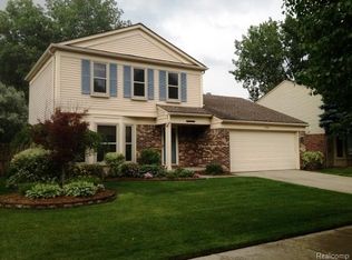 600 Larchmont Dr, Westland, MI 48185