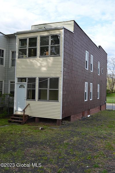 4th image of 358 Livingston Avenue