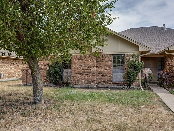 3rd image of 1228-1230 Mockingbird Ln