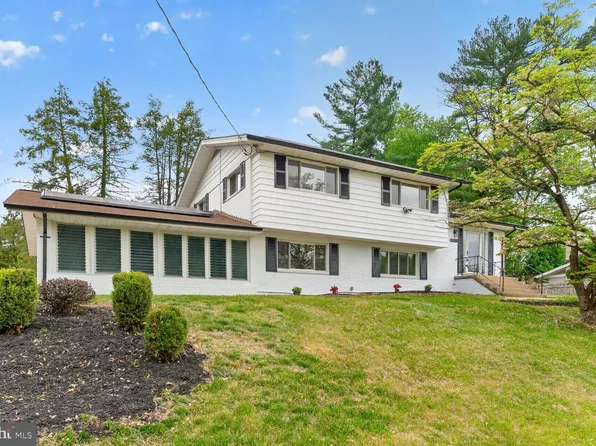 5406 Chesterfield Dr, Temple Hills, MD 20748