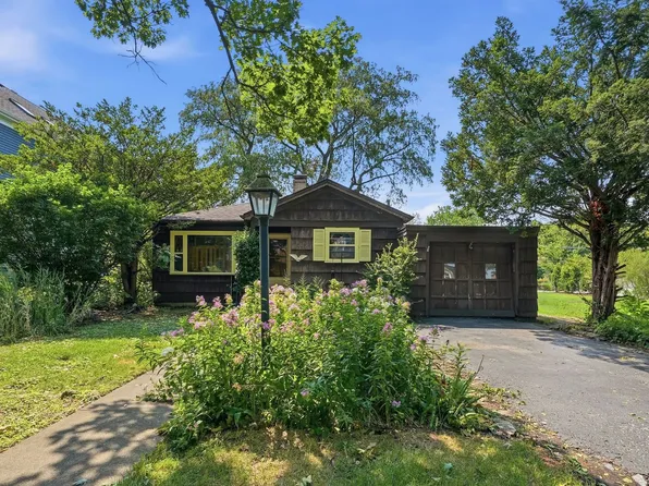 416 S Fairview Ave, Elmhurst, IL 60126