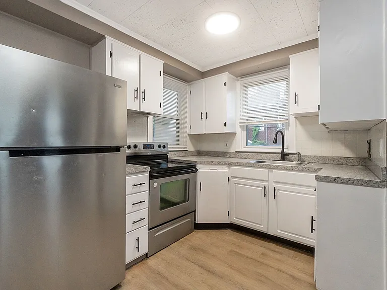 301 W Wilkes Barre St — Photo 3