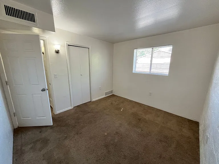 446 E Pastime Rd — Photo 43