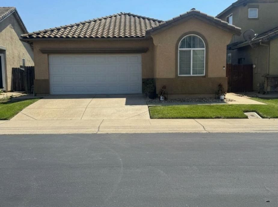 1st image of 7545 Sun Willow Lane