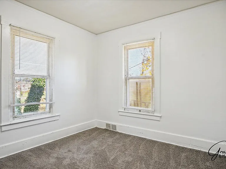 64 Glendale St — Photo 20