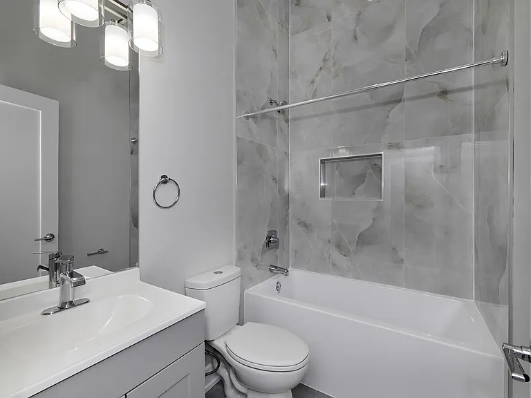 2158 W 18th St #1 — Photo 13