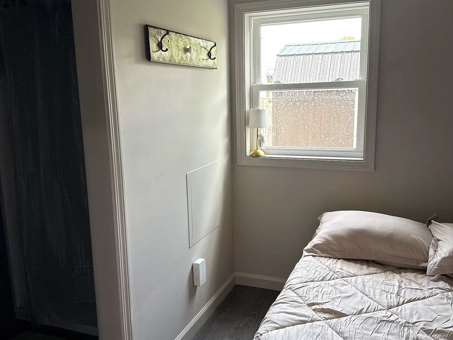 1 bed, 400 sqft, $1,200 — Photo 3