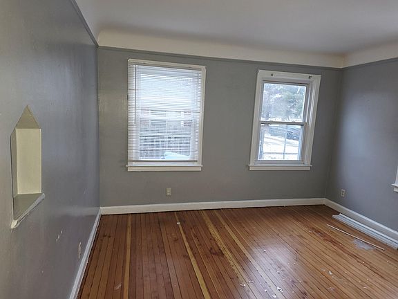 3rd image of 5671 N Highland St