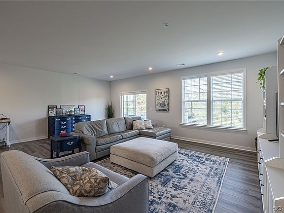 4th image of 5924 Laurel Bed Ln Unit B