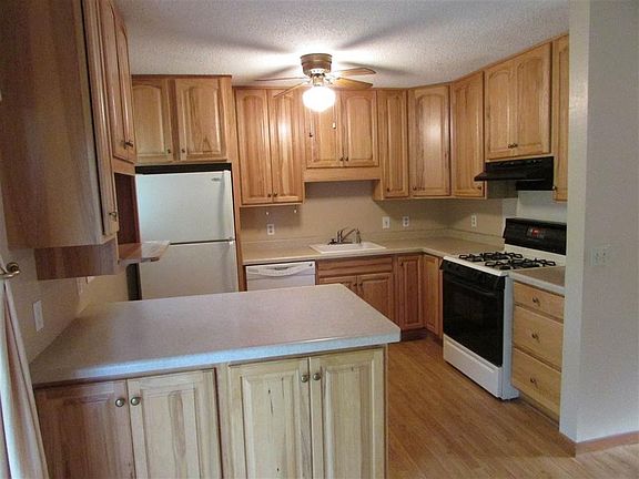 3rd image of 614 Cherry Street Ct