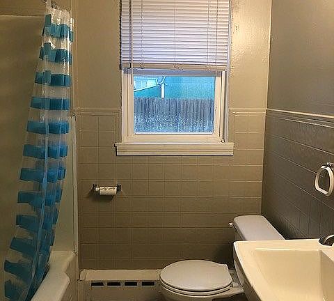 3rd image of 26 Knowlton Ave APT 4