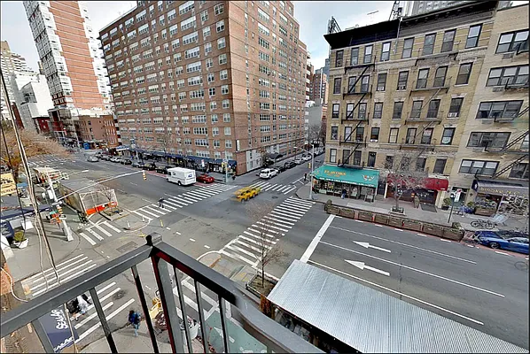 Rented by REAL New York | media 3