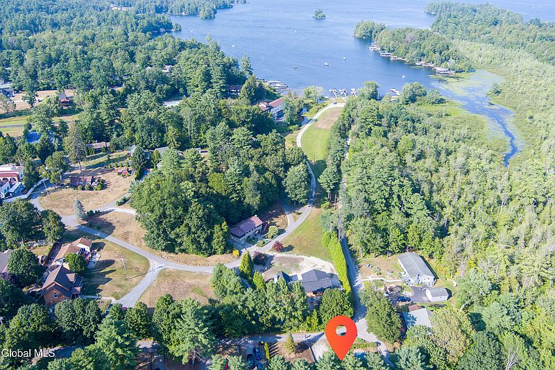 2nd image of 28 Shallow Beach Road