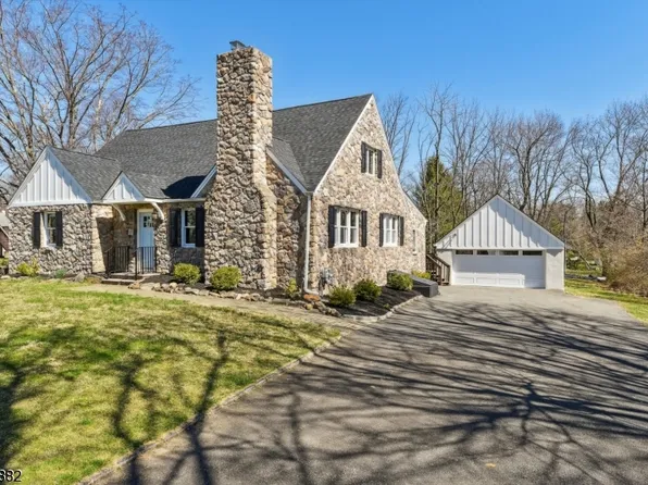 15 Hillcrest Ave, Mendham Boro, NJ 07945
