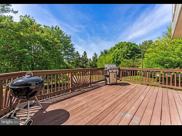 9320 Garst Dr — Photo 23