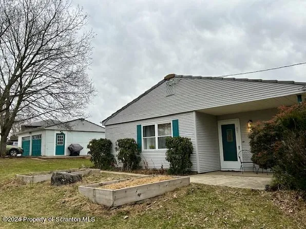 901 Layton Rd #L-20, Clarks Summit, PA 18411