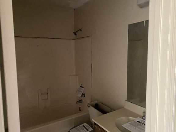3rd image of 2804 Vista Ln