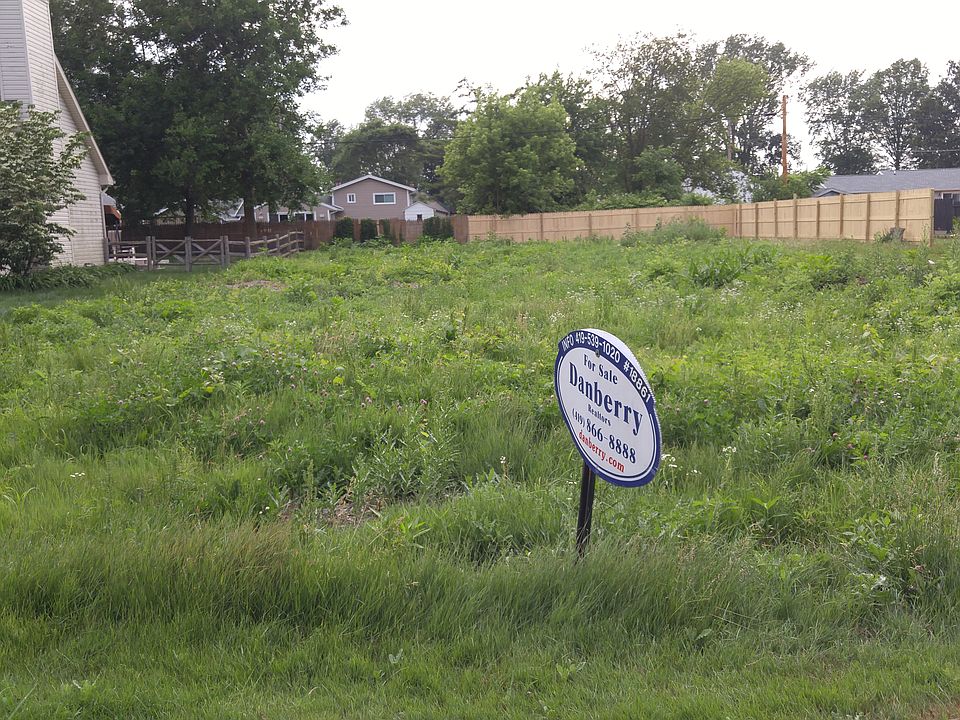 1st image of 610 Favony Ave