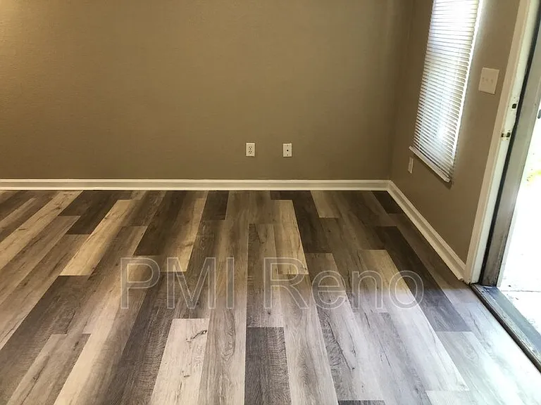 453 Roberts St #B — Photo 3