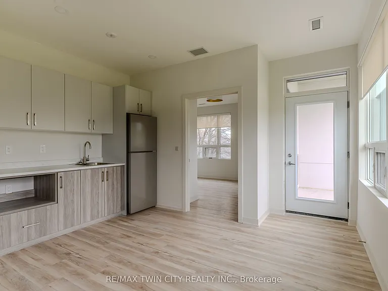 152 N Park St #201 — Photo 5