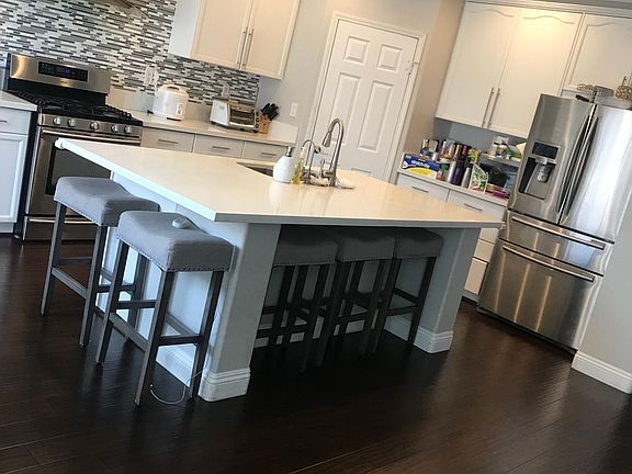 3rd image of 231 Amethyst Cir