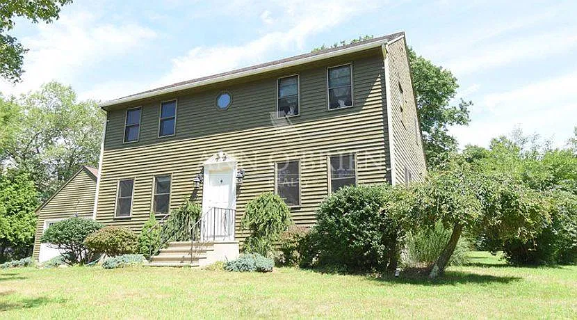111 S Bay Dr