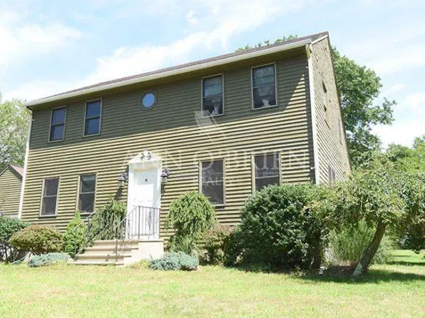 111 S Bay Dr, Narragansett, RI 02882