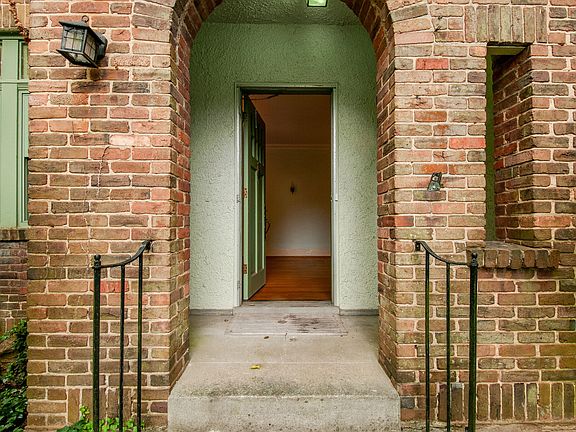 5th image of 3604 Saratoga Dr